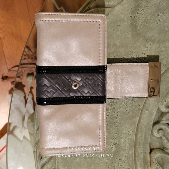 L.A.M.B. by Gwen Stefani Frosted Iridescent Clutch Wallet Luxury Designer #484 - Picture 10 of 16